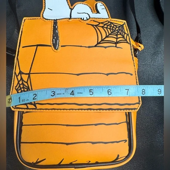 Loungefly Halloween Snoopy/Woodstock Peanuts Halloween Bag - Picture 7 of 9